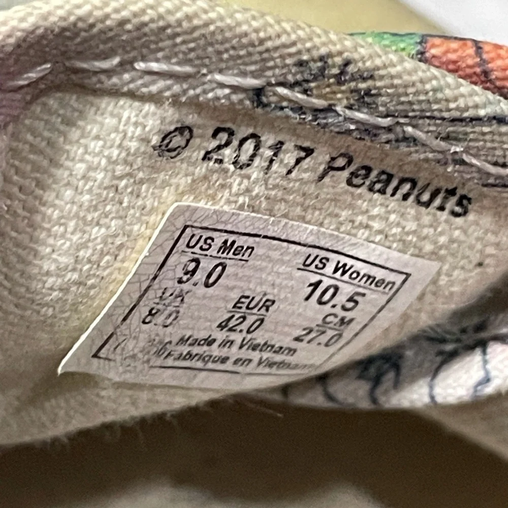 Vans x Peanuts Multicolor Canvas Sneakers Sz 9 Mn 10.5 Wm